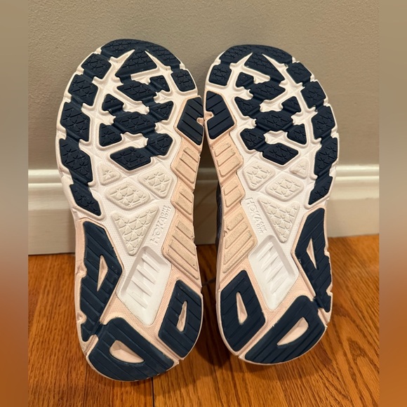 HOKA Arahi 5 Women’s Running Shoes in Blue Fog - Picture 10 of 10